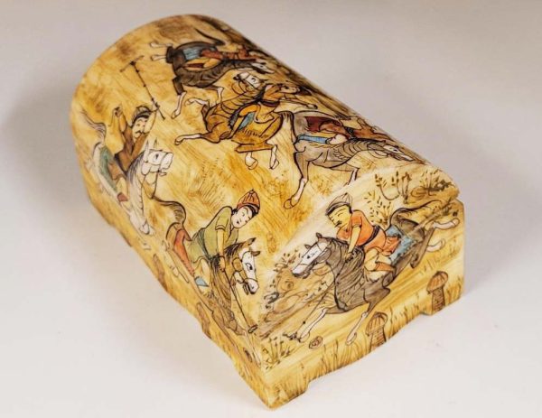 Cofre / Cajita de hueso de camello, 9cm